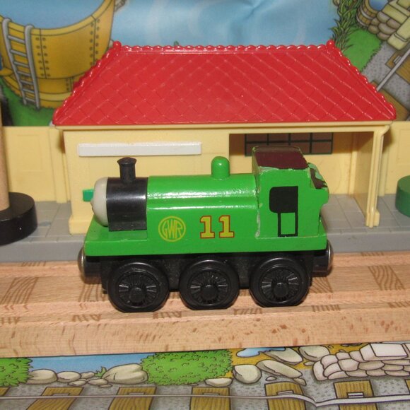 Thomas Wooden Railway Train Engine Track TWR Oliver - Picture 1 of 4
